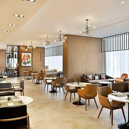 Hilton Garden Inn Dubai Business Bay レストラン 写真